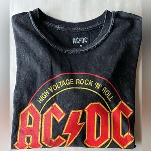AC/DC‎ UK Tour 1976 cropped black T-shirt
